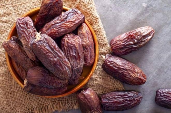 خرما پیارم حاجی آباد پوست کاغذی و شهد کاملا طبیعی